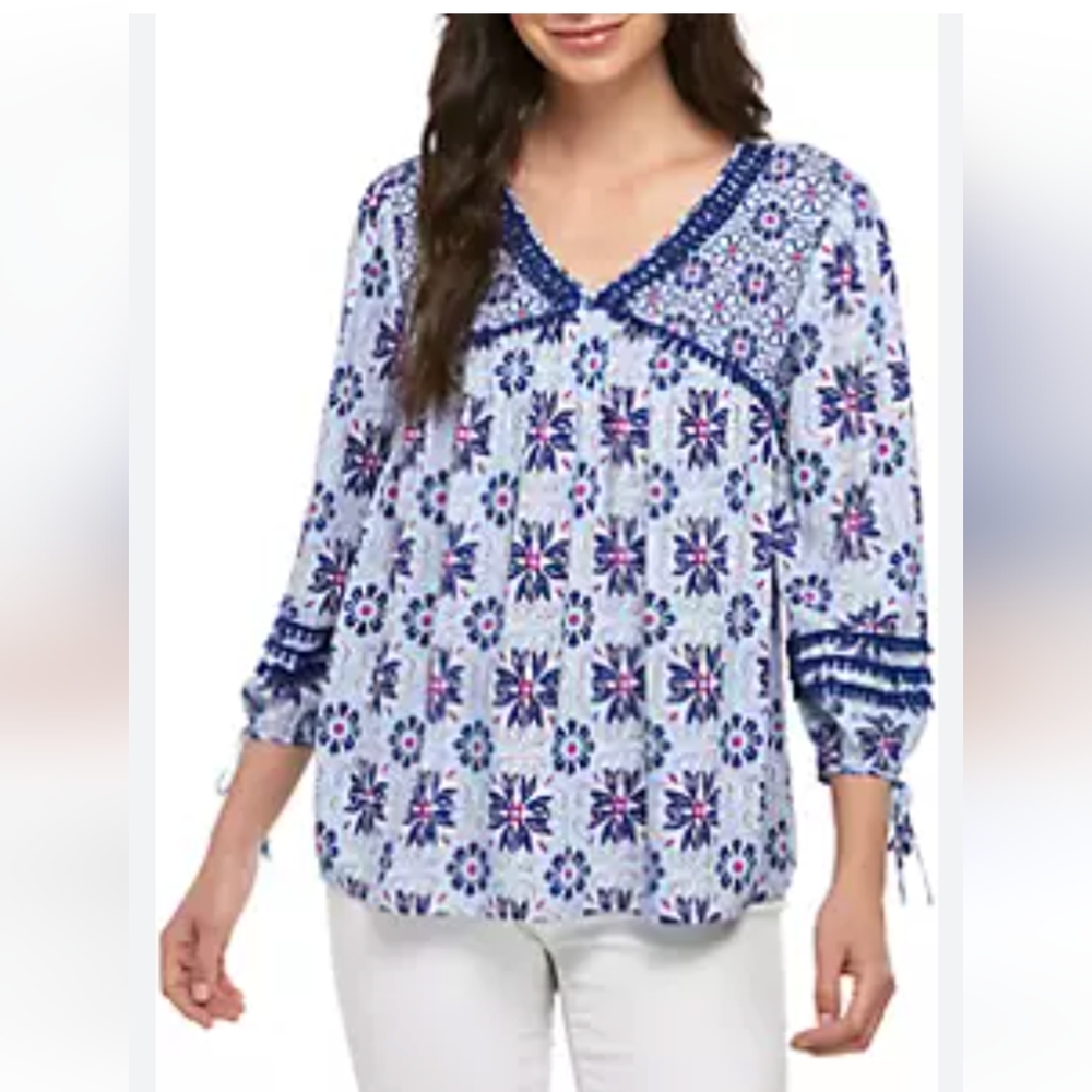 Crown & Ivy Floral Print Peasant Top Size Small Pompom Lined Neck and Sleeve EUC